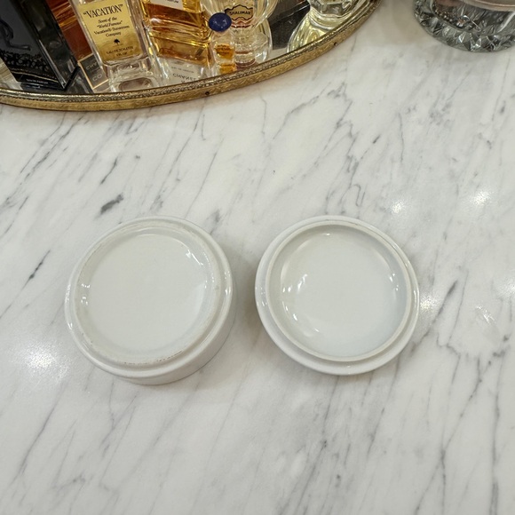 Vintage Porcelain Trinket box With Doves and Roses - Picture 8 of 11